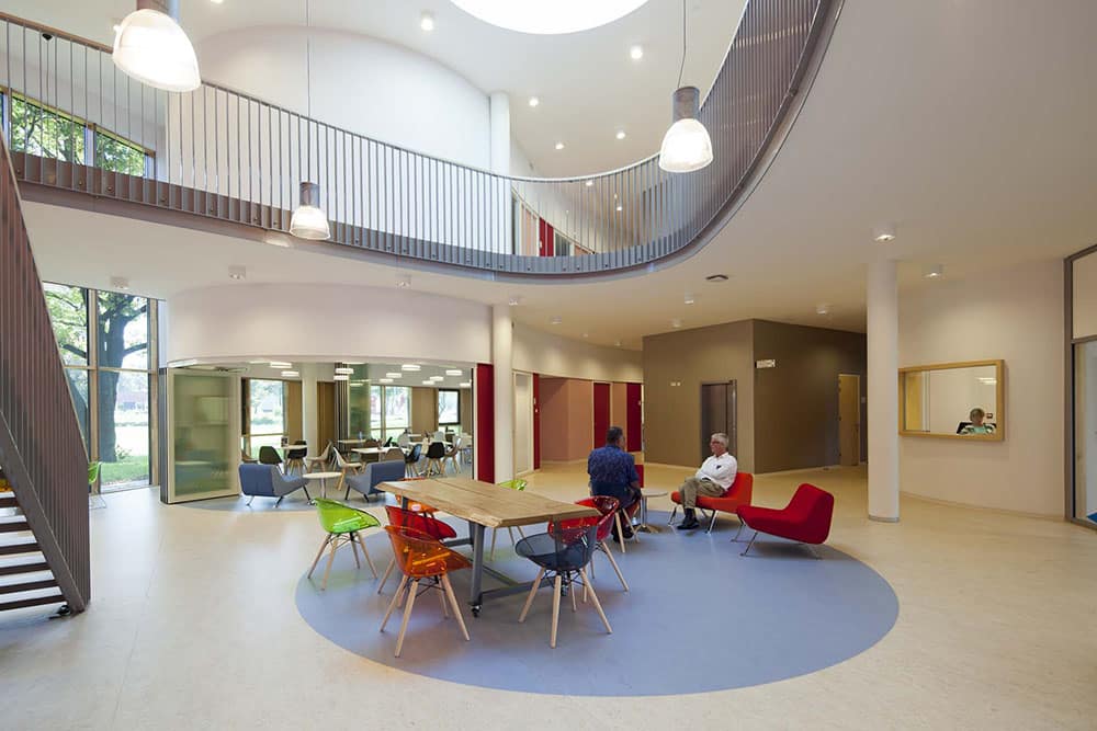 06 IKC t berflo hengelo passiefschool spring architecten interieur vide en aula bewerkt